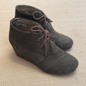 Toms suede desert wedge Booties in dark grey size 8.5